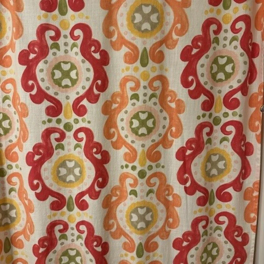 Vibrant Threshold Patterned Shower Curtain - Excellent Condition